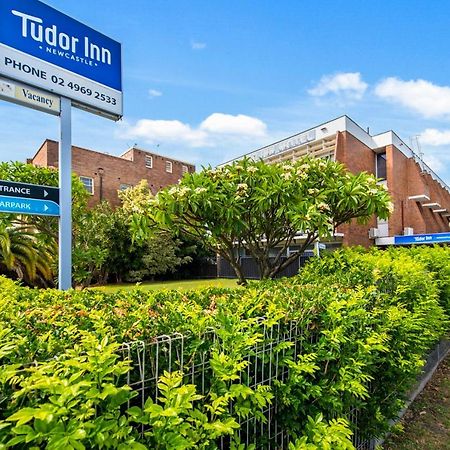 Tudor Inn Newcastle Bagian luar foto